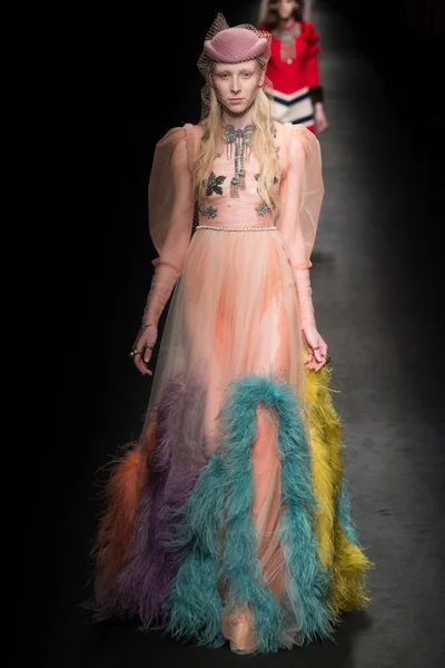Look 38